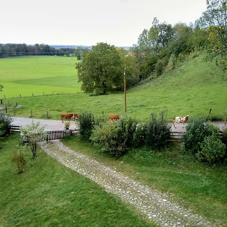 Am Kleinen Villa *