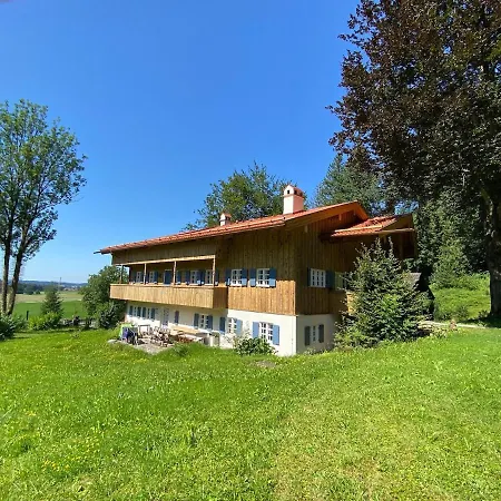 Am Kleinen Villa *
